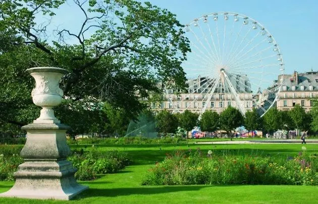 Stella Yardena Apartment Paris