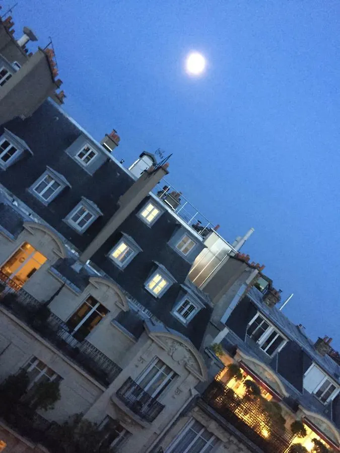 Stella Yardena Apartment Paris