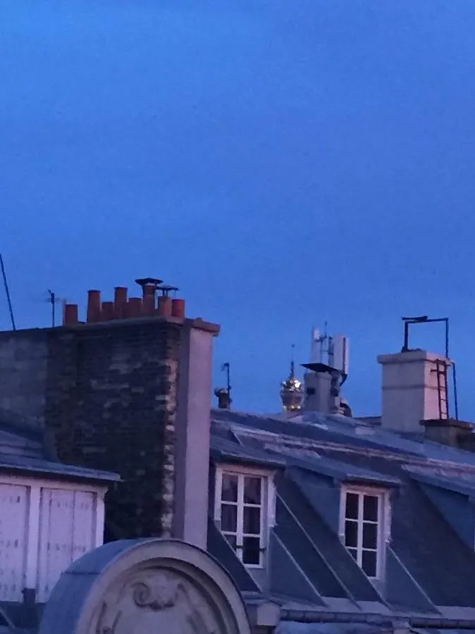 Stella Yardena Apartment Paris