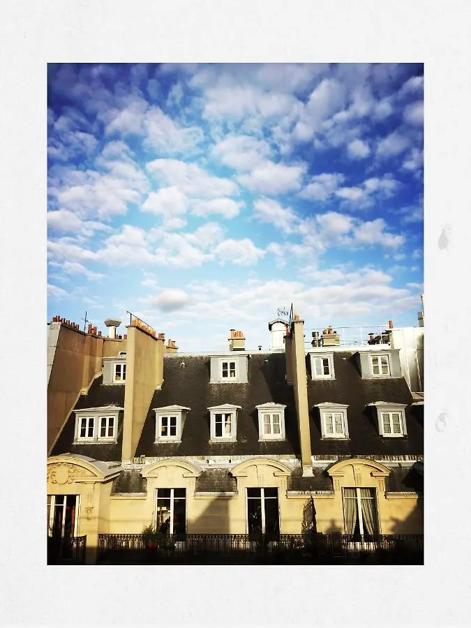 Stella Yardena Apartment Paris