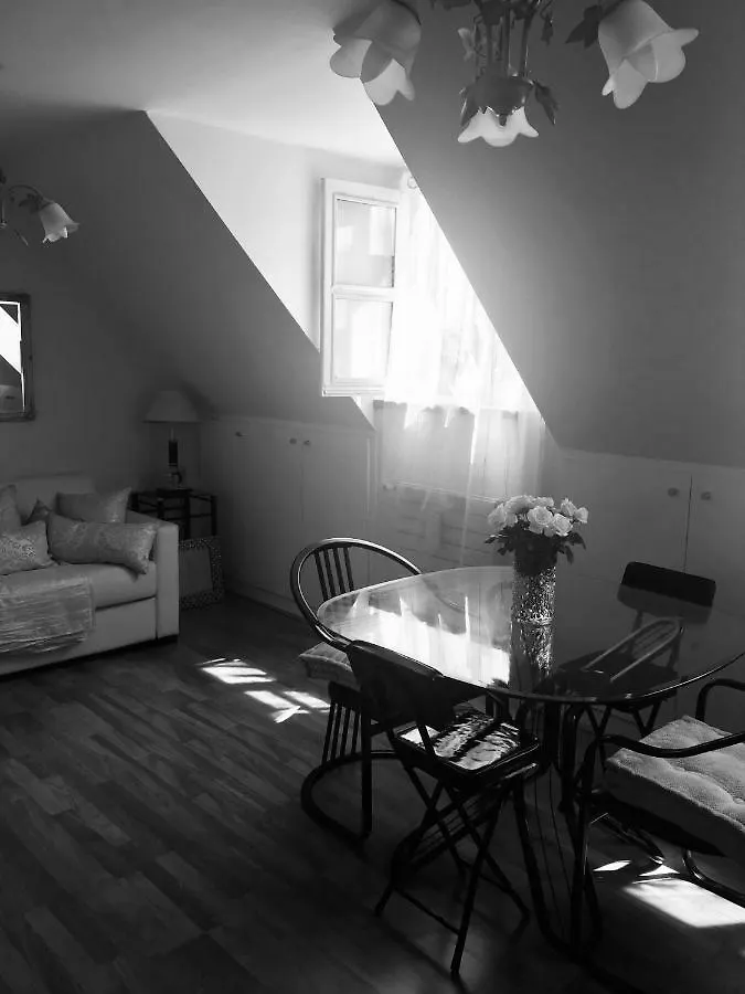Stella Yardena Apartment Paris