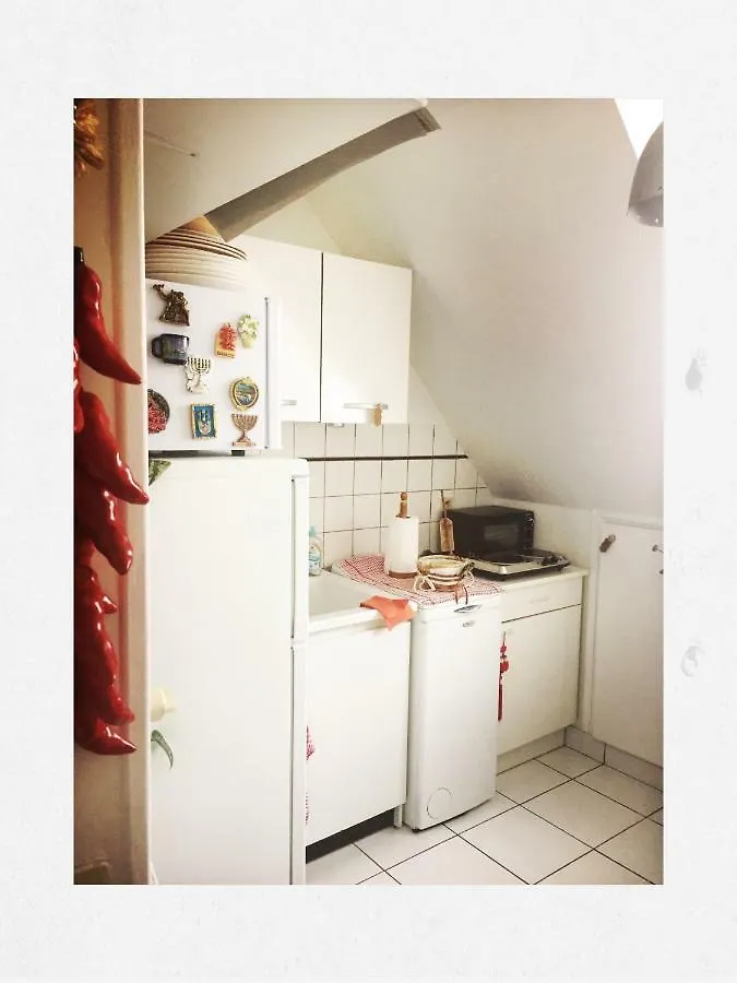 Stella Yardena Apartment Paris
